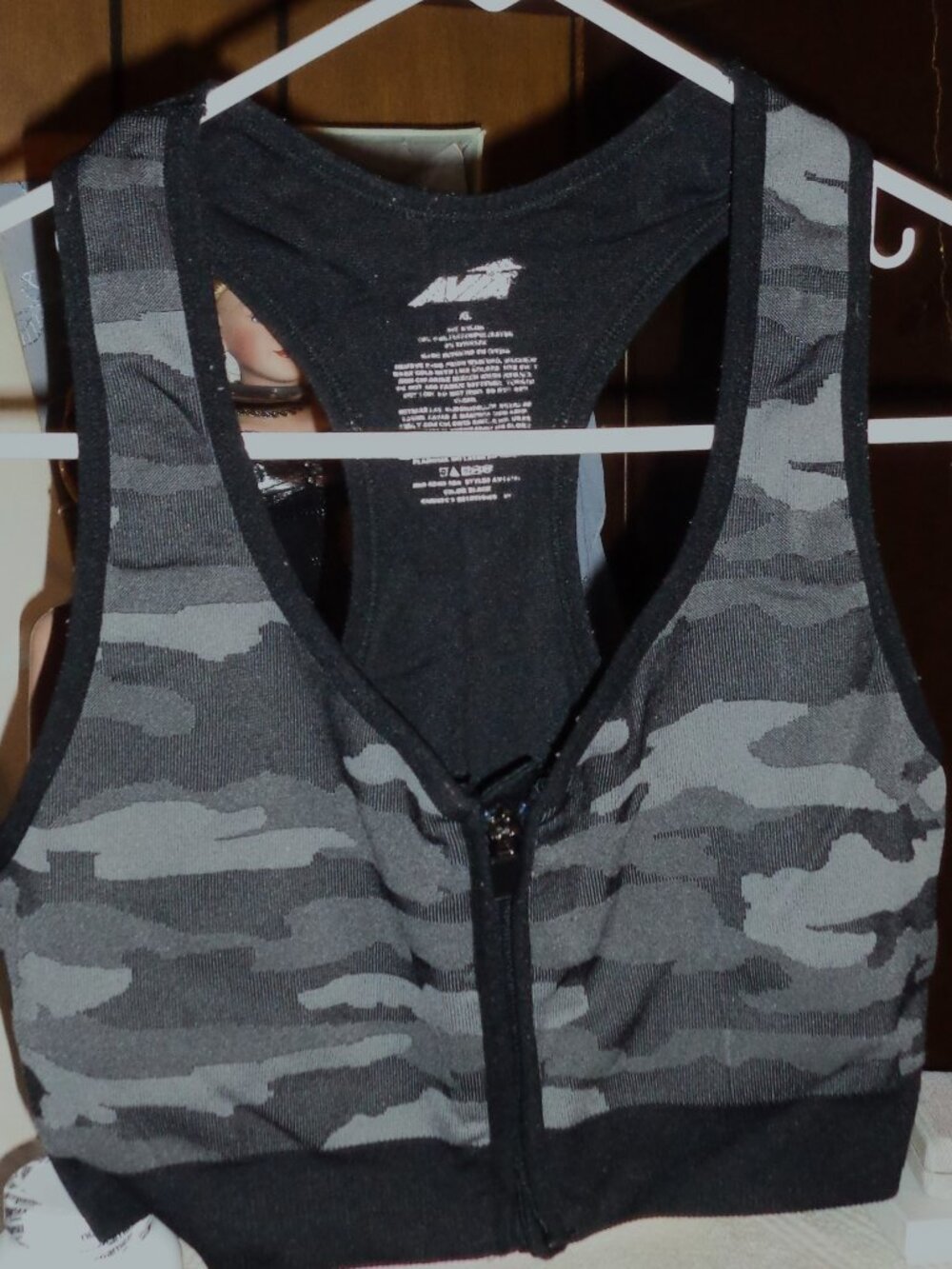EXCELLENT AVIA T BACK CAMOUFLAGE W/SPANDEX SPORTS BRA-ZIP FRONT-SIZE XL